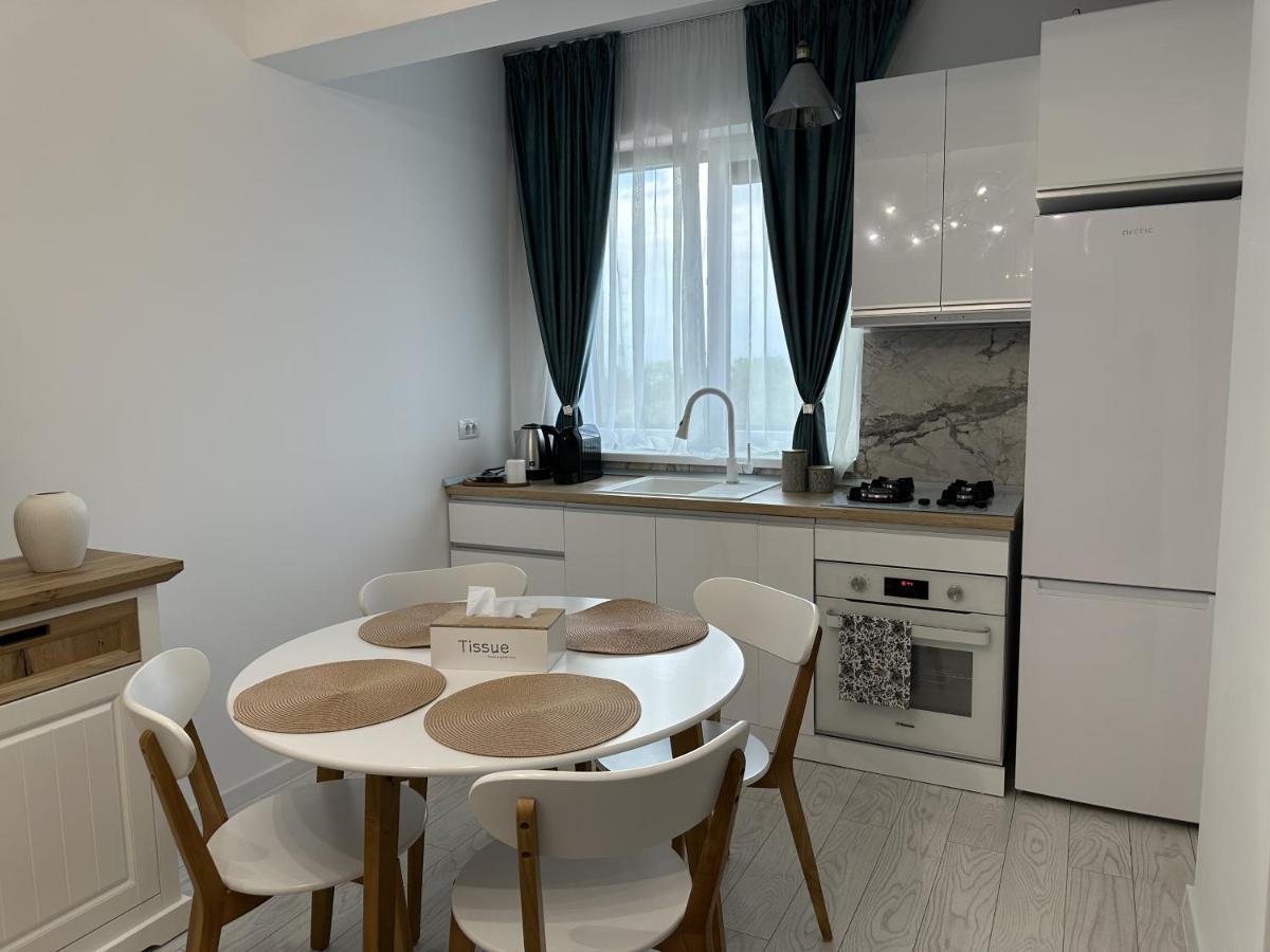 Appartamento Apartament In Suceava, Zamca Esterno foto